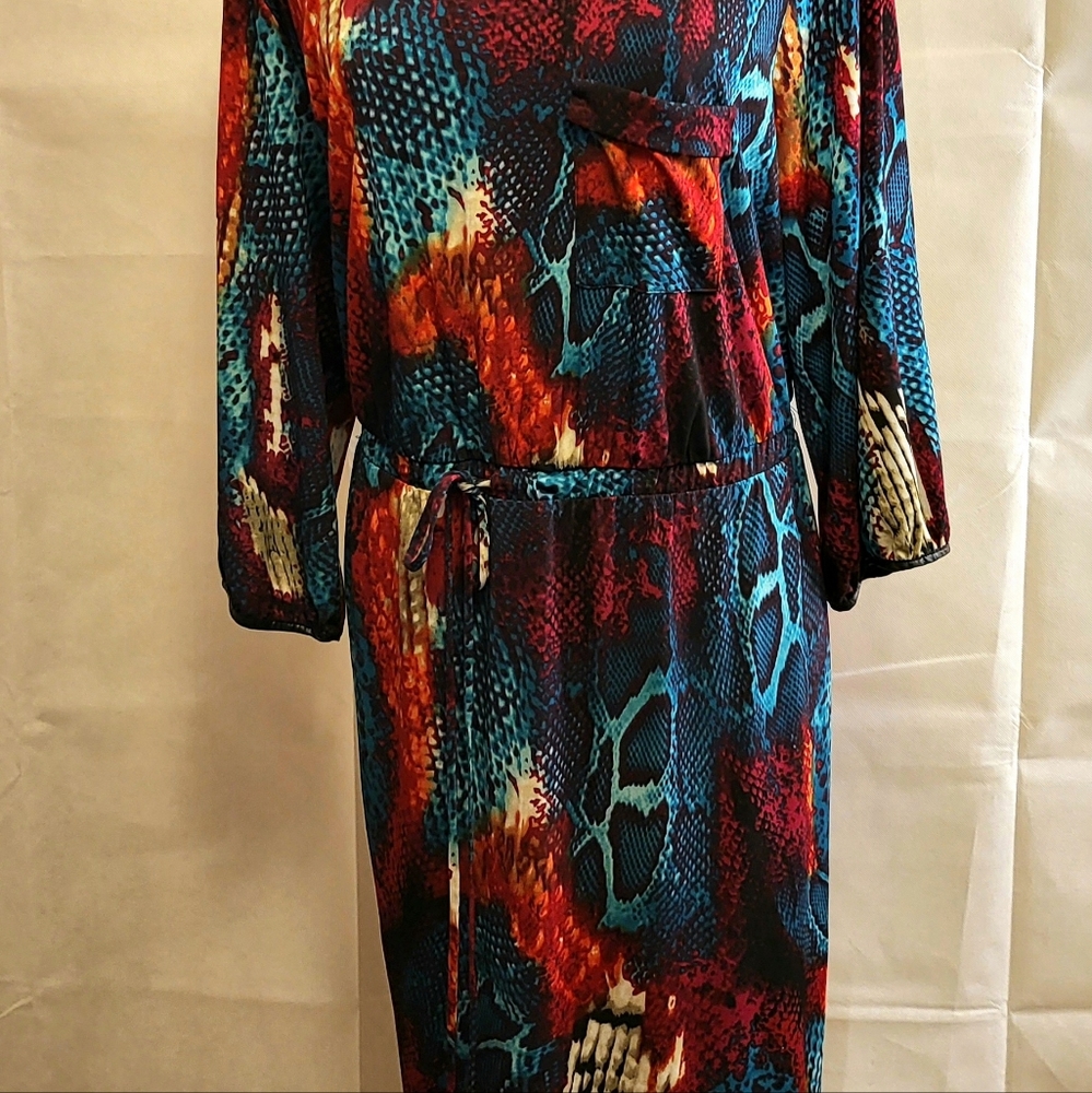 Multicolored snake skin print dress with drawstring at the waist